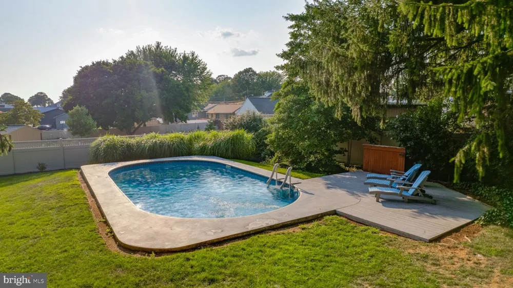 11 COLLEGE STREET Myerstown, PA 17067