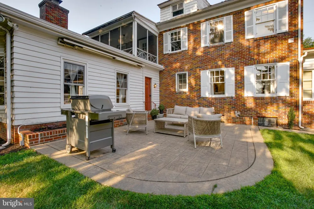 11 COLLEGE STREET Myerstown, PA 17067