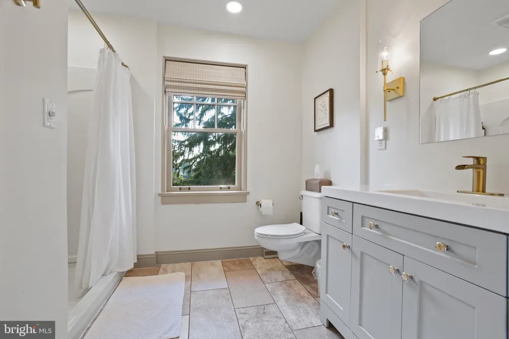 11 COLLEGE STREET Myerstown, PA 17067