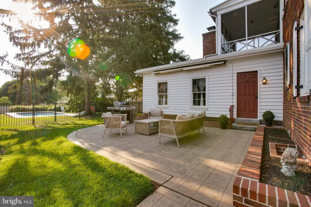11 COLLEGE STREET Myerstown, PA 17067