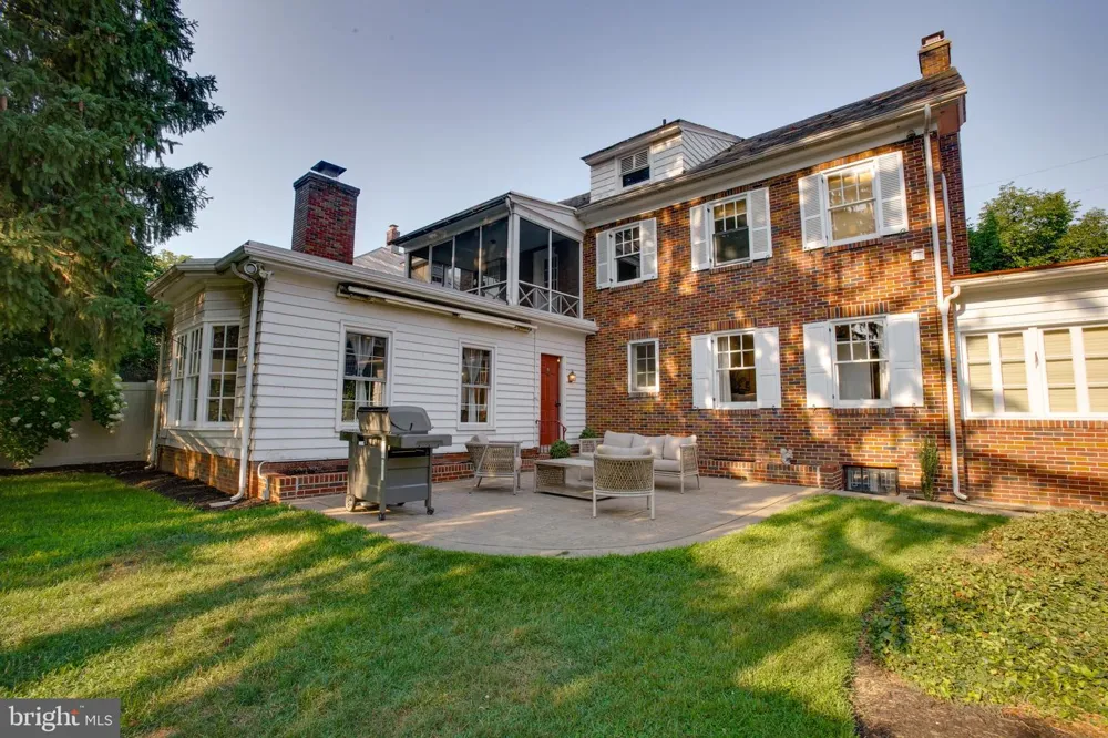 11 COLLEGE STREET Myerstown, PA 17067