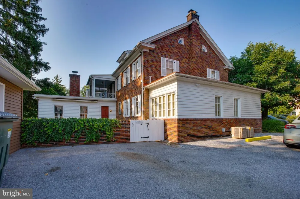 11 COLLEGE STREET Myerstown, PA 17067