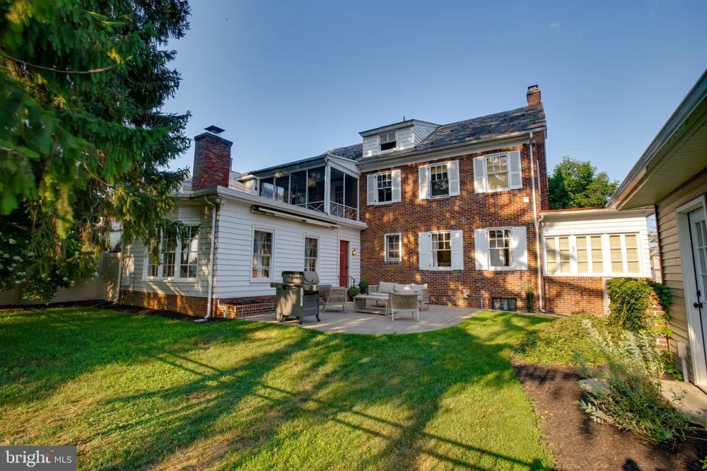 11 COLLEGE STREET Myerstown, PA 17067