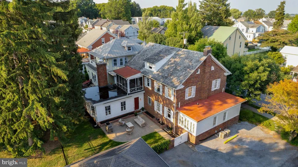 11 COLLEGE STREET Myerstown, PA 17067