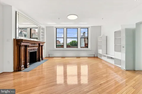 1213 LOCUST STREET #3