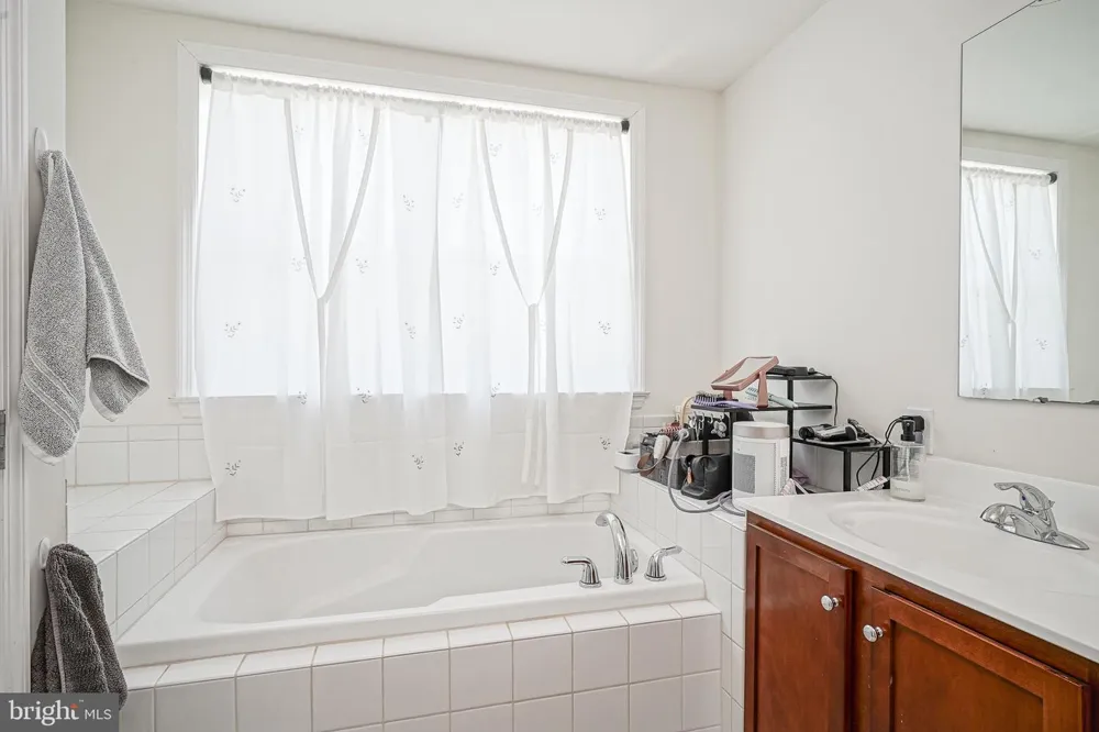 4427 RIVERVIEW LANE #48 Philadelphia, PA 19129