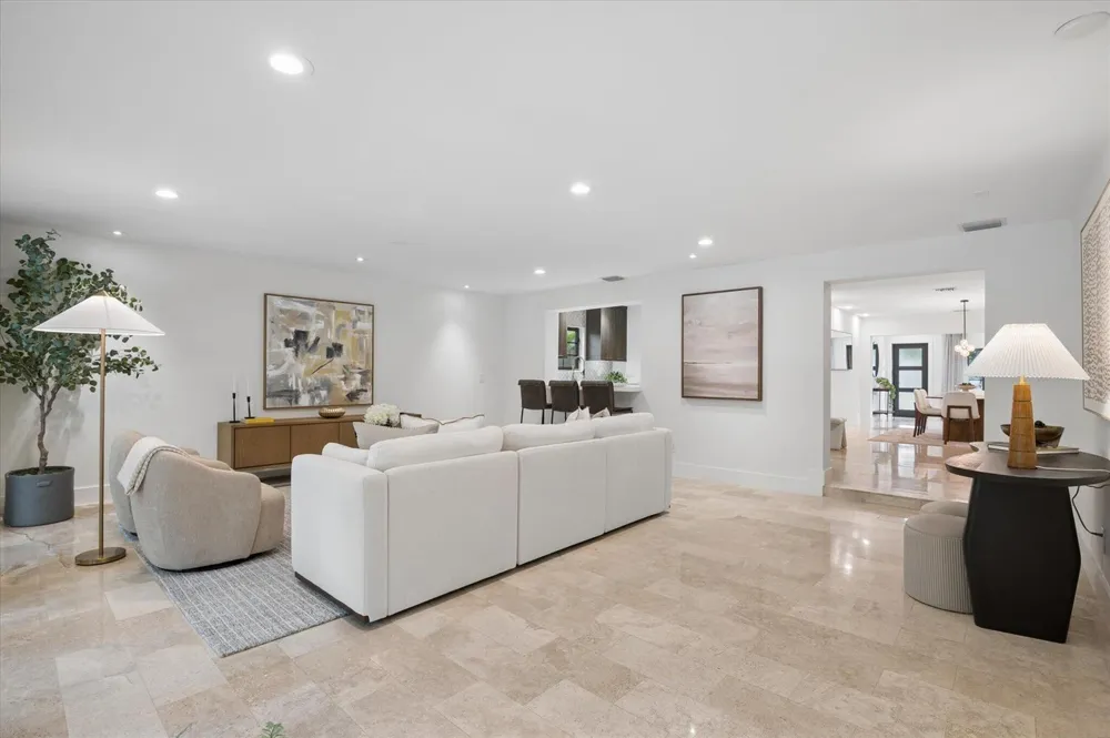 541 NE 8th Avenue Fort Lauderdale, FL 33301