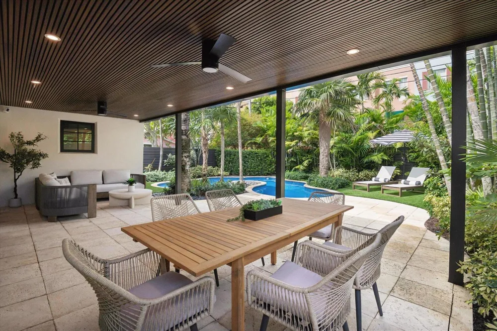 541 NE 8th Avenue Fort Lauderdale, FL 33301