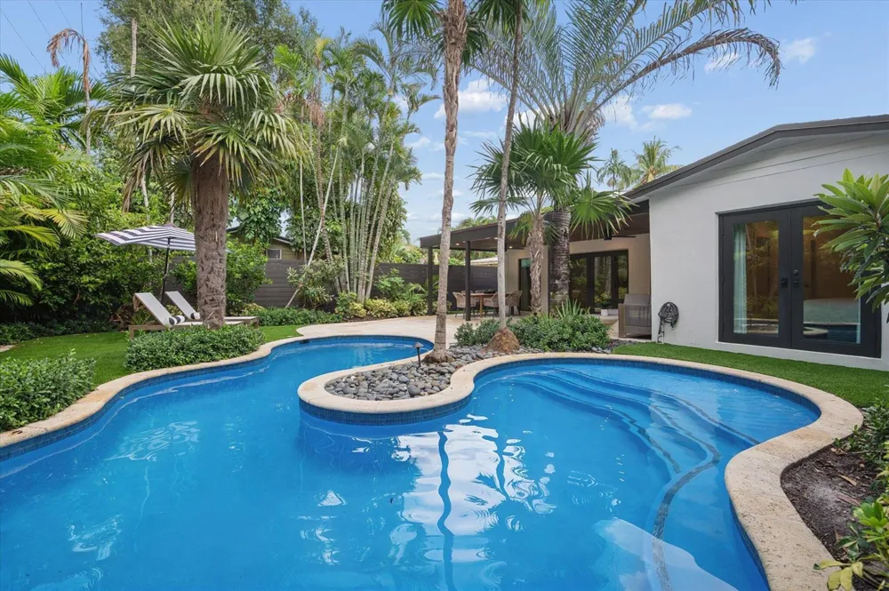 541 NE 8th Avenue Fort Lauderdale, FL 33301