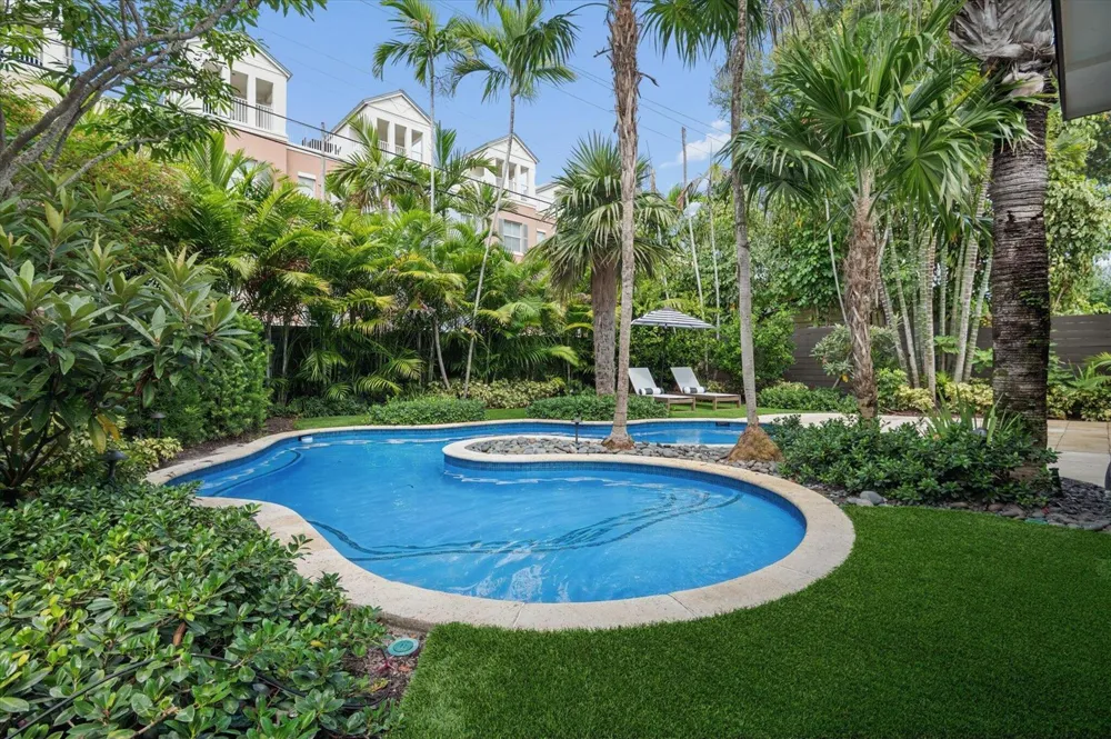 541 NE 8th Avenue Fort Lauderdale, FL 33301
