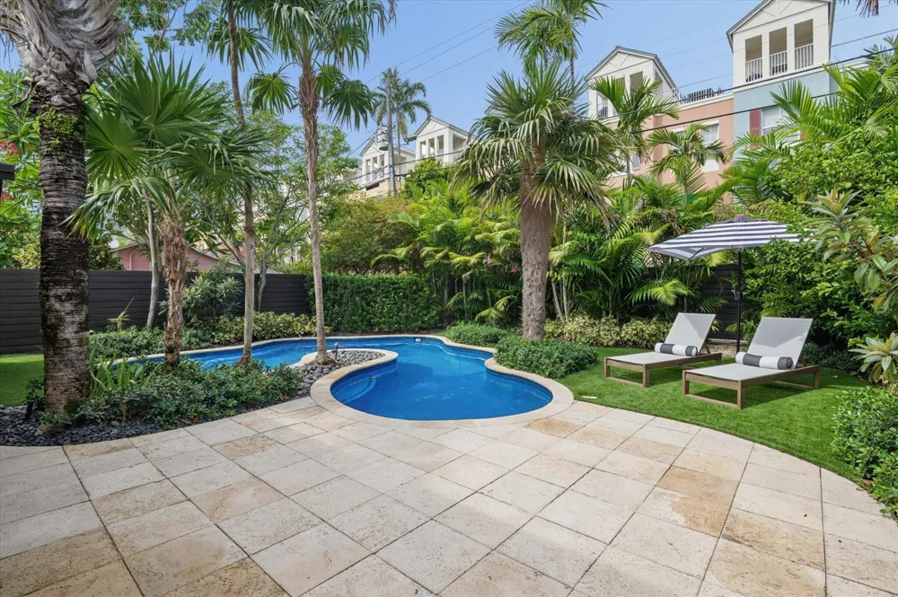 541 NE 8th Avenue Fort Lauderdale, FL 33301