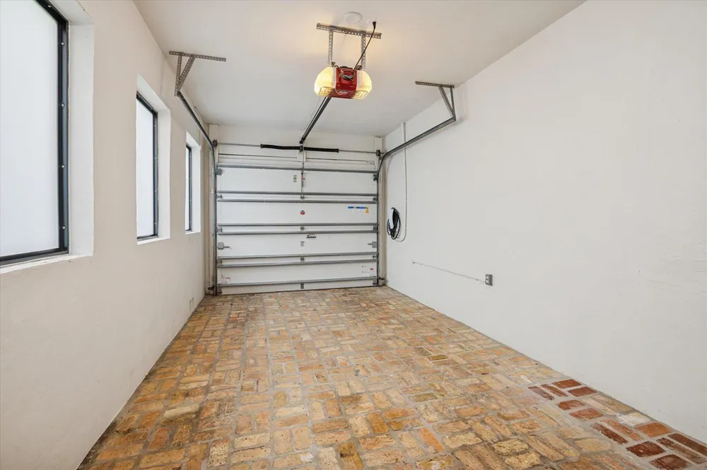541 NE 8th Avenue Fort Lauderdale, FL 33301