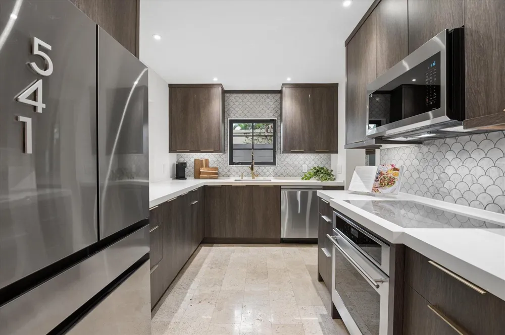 541 NE 8th Avenue Fort Lauderdale, FL 33301