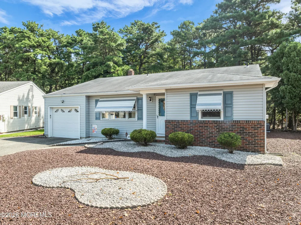 21 Burlington Court Toms River, NJ 08757