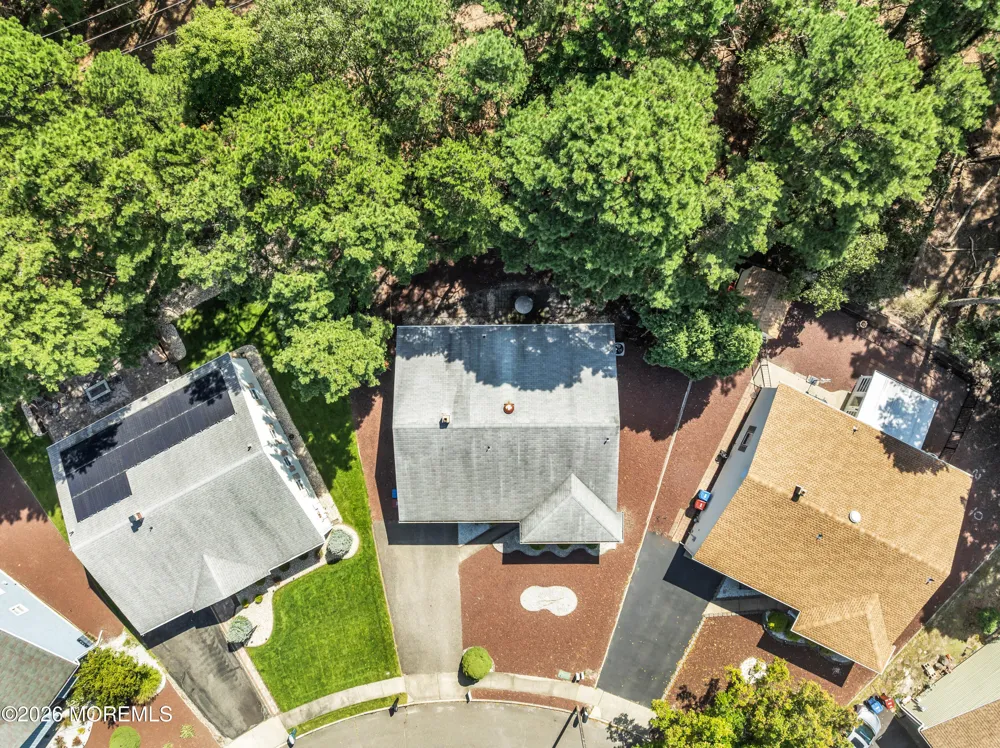 21 Burlington Court Toms River, NJ 08757