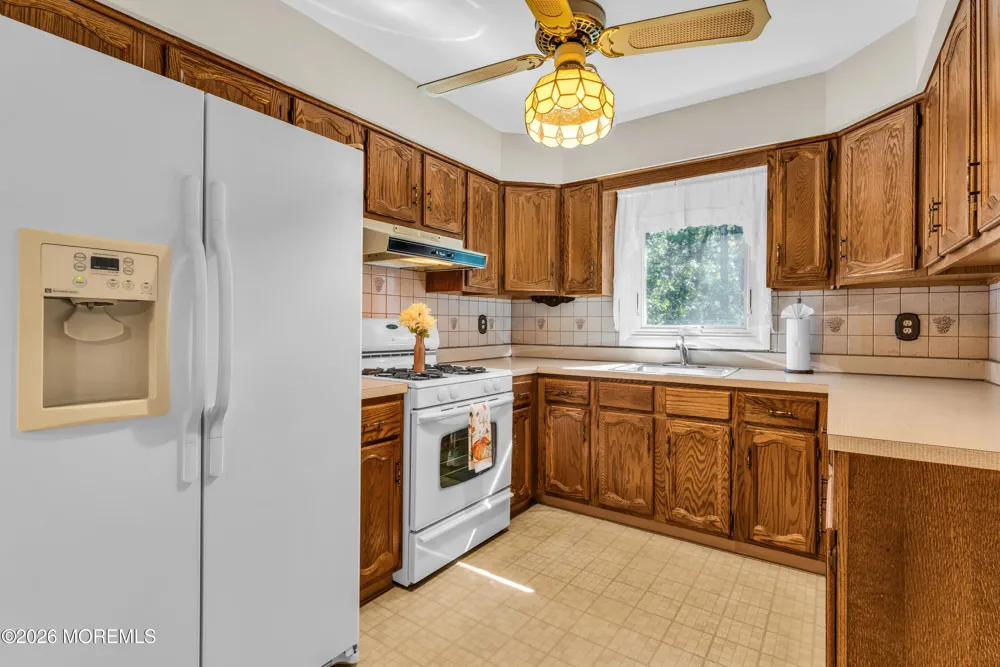 21 Burlington Court Toms River, NJ 08757