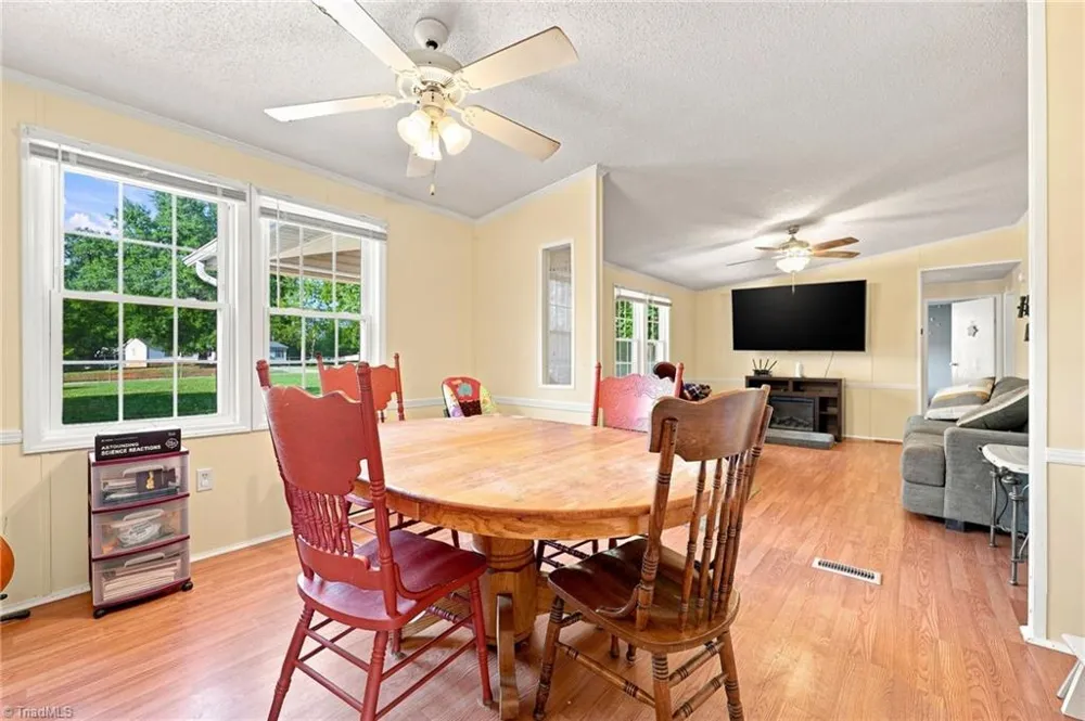 212 Teal Drive Reidsville, NC 27320
