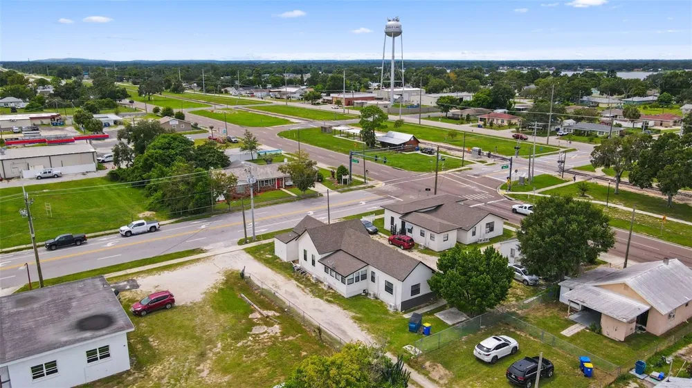 19 W EAGLE AVENUE Eagle Lake, FL 33839