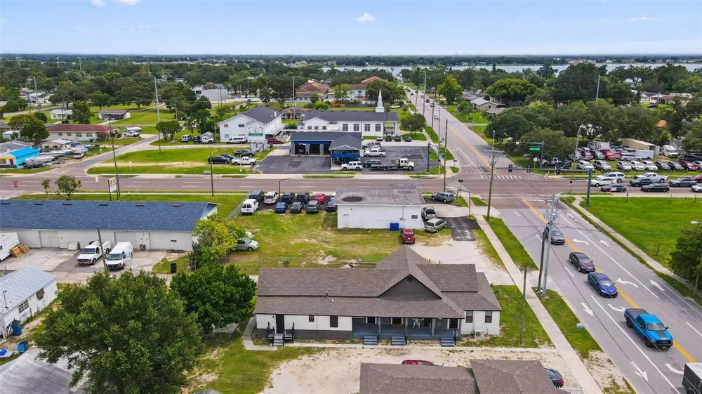 19 W EAGLE AVENUE Eagle Lake, FL 33839