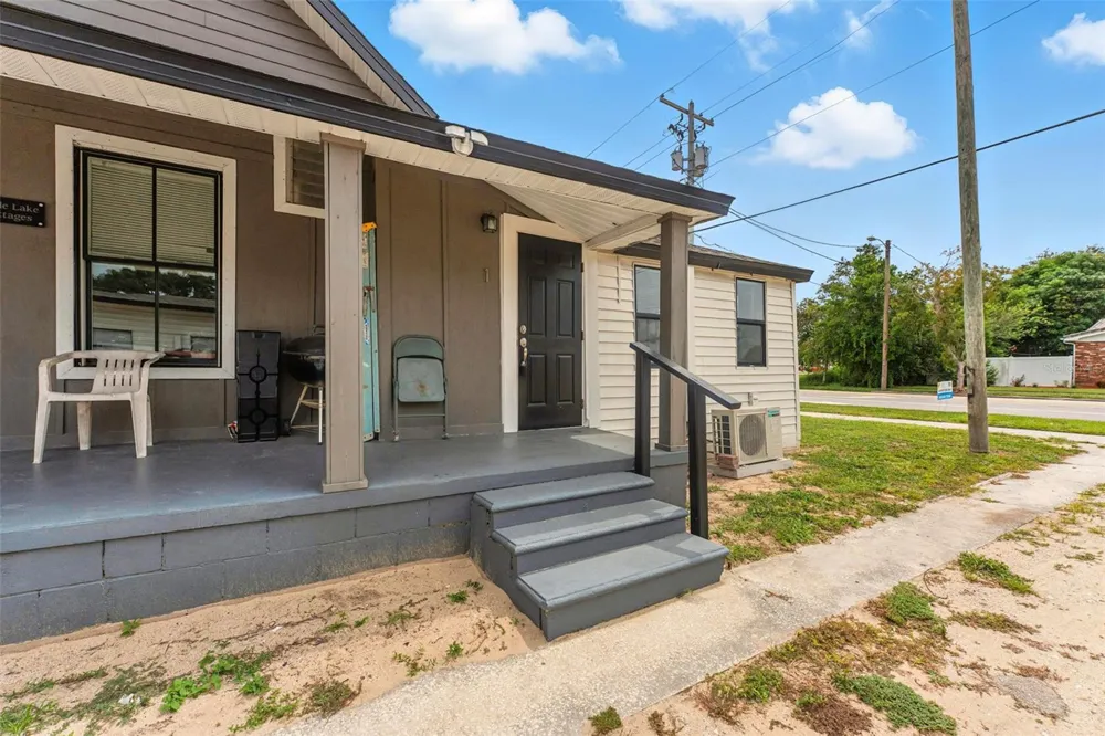 19 W EAGLE AVENUE Eagle Lake, FL 33839