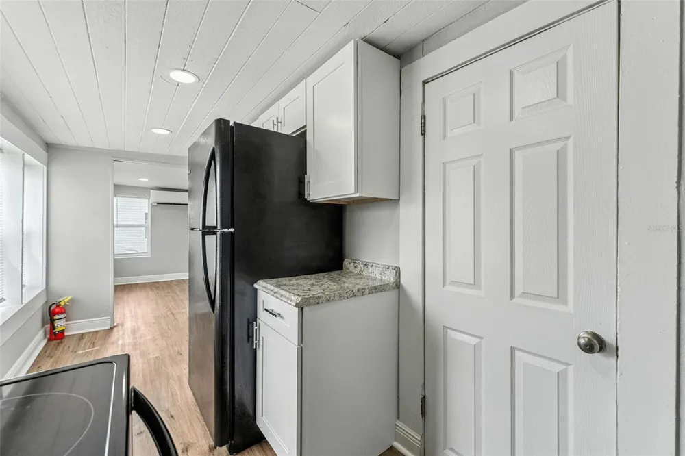 19 W EAGLE AVENUE Eagle Lake, FL 33839