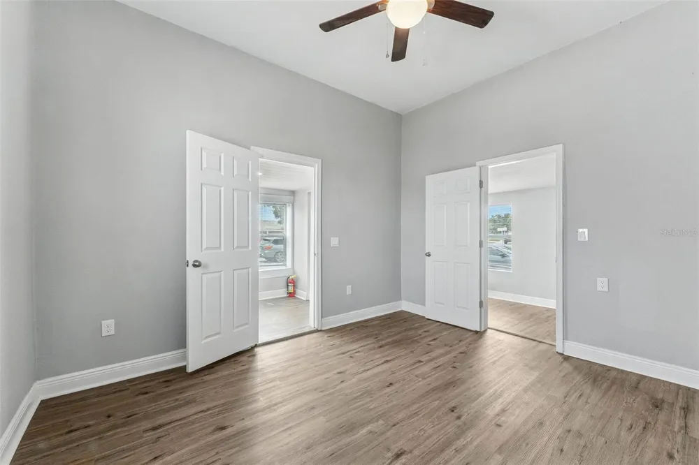 19 W EAGLE AVENUE Eagle Lake, FL 33839