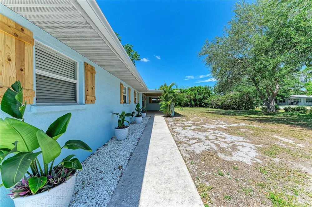 2401 10TH STREET W Palmetto, FL 34221