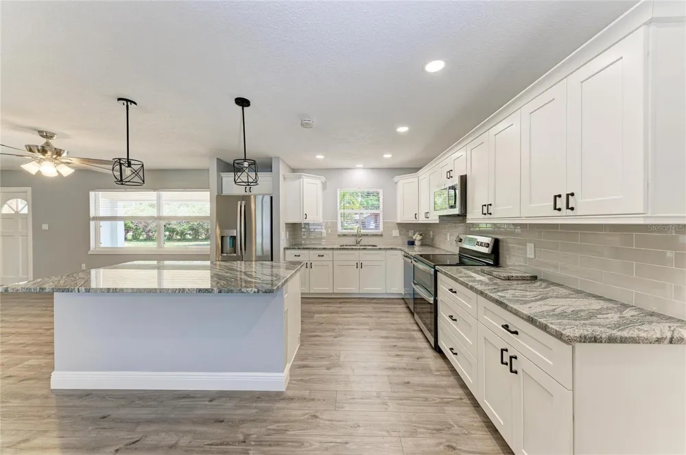 2401 10TH STREET W Palmetto, FL 34221