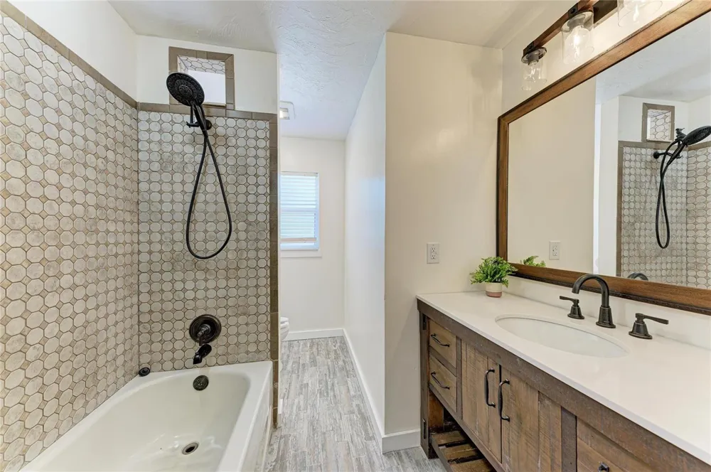 2401 10TH STREET W Palmetto, FL 34221
