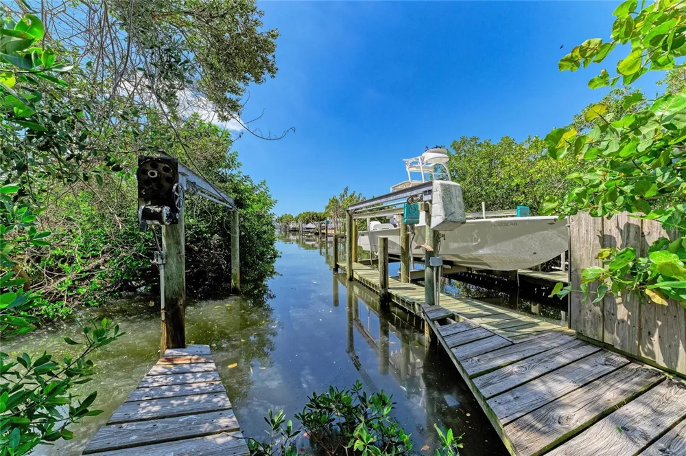 2401 10TH STREET W Palmetto, FL 34221