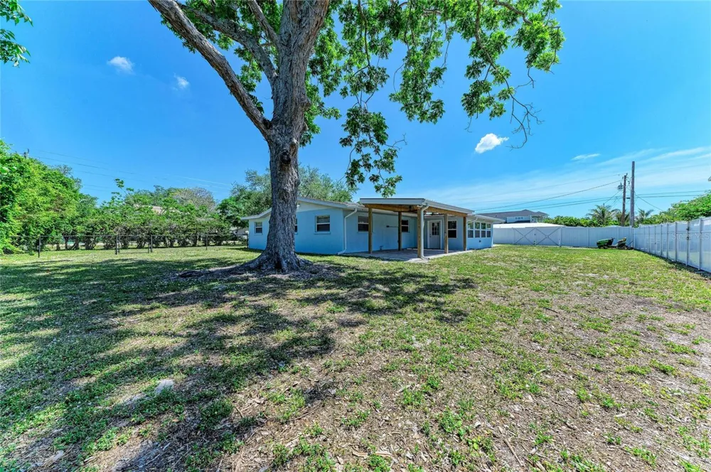2401 10TH STREET W Palmetto, FL 34221