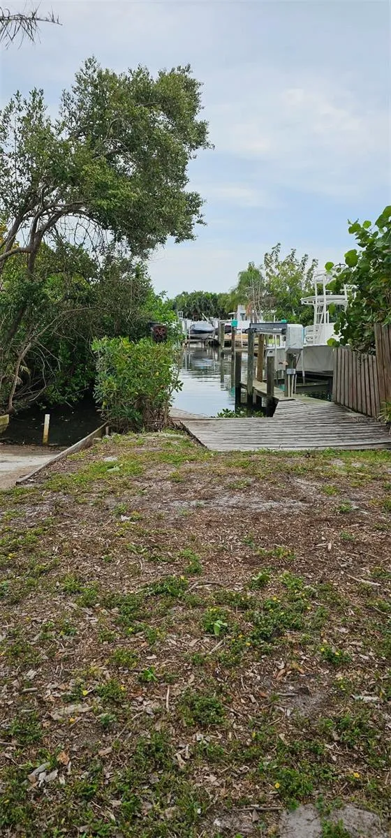 2401 10TH STREET W Palmetto, FL 34221
