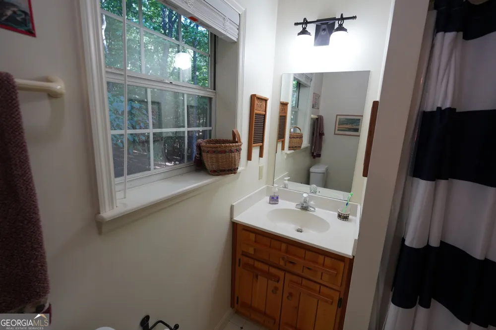 732 Honeysuckle DR Blairsville, GA 30512