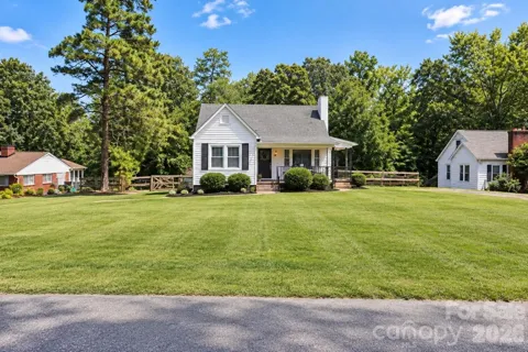 370 Belvedere Drive NW