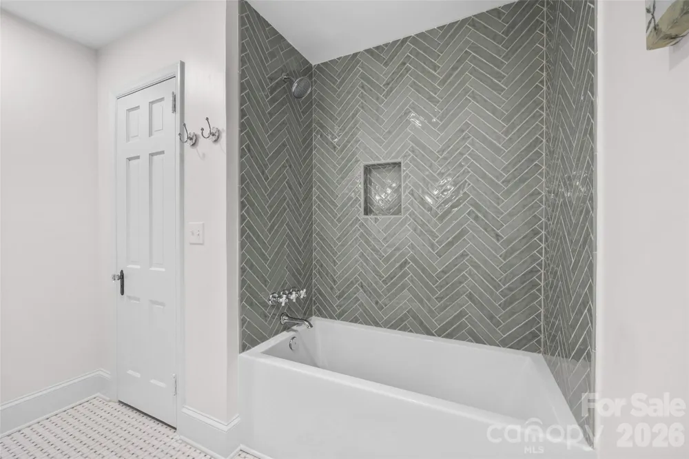 4310 Craig Avenue Charlotte, NC 28211