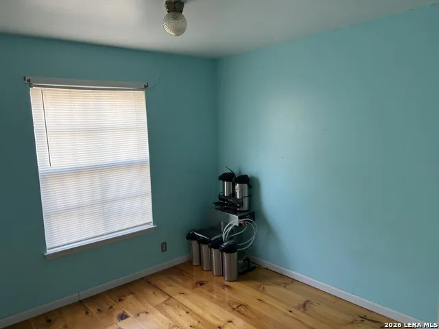 310 NORTHVALLEY DR San Antonio, TX 78216