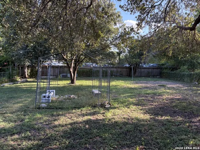 310 NORTHVALLEY DR San Antonio, TX 78216