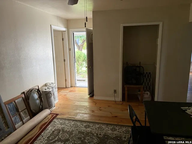 310 NORTHVALLEY DR San Antonio, TX 78216