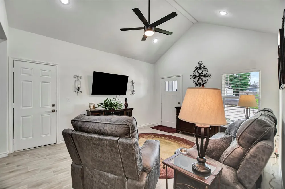 16942 Balmoral Montgomery, TX 77316