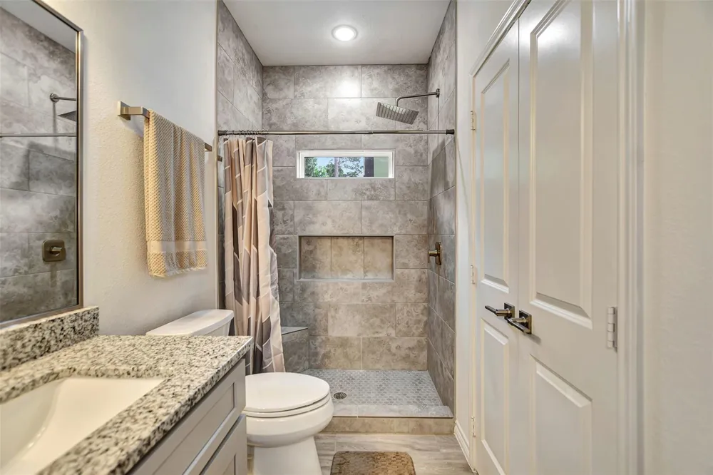 16942 Balmoral Montgomery, TX 77316