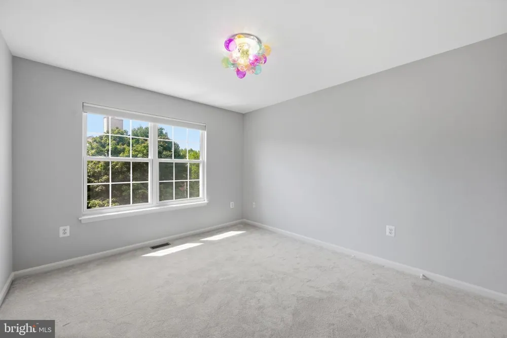 111 LONGPOINT WAY Gaithersburg, MD 20878