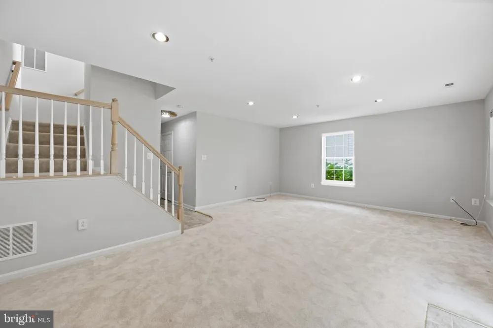 111 LONGPOINT WAY Gaithersburg, MD 20878