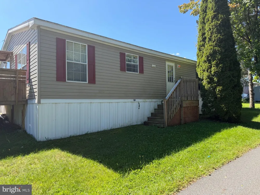 33 FRIEDEN MANOR Schuylkill Haven, PA 17972