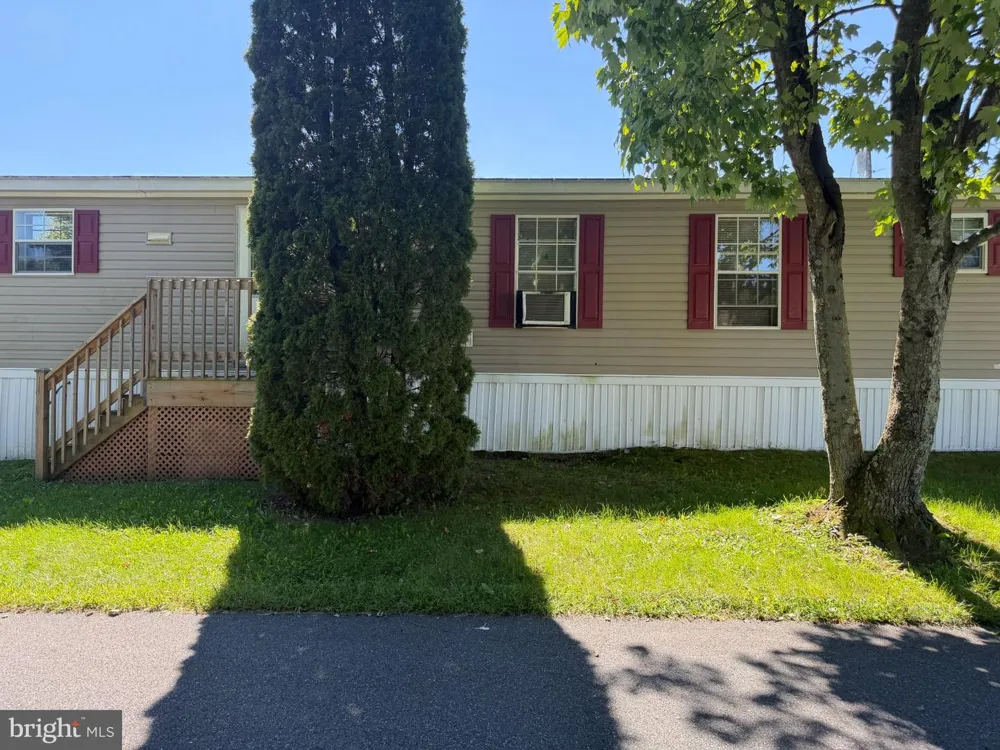 33 FRIEDEN MANOR Schuylkill Haven, PA 17972