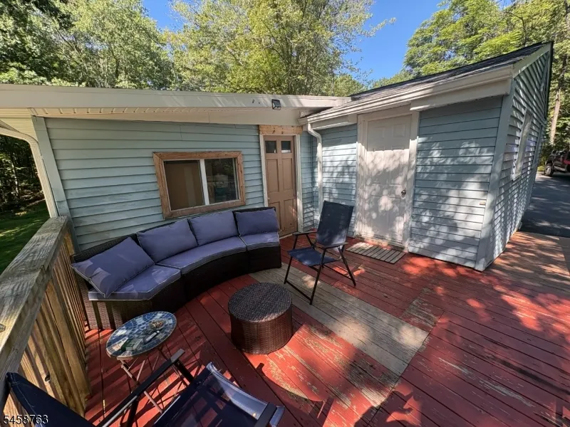 65 Upper Lake Dr Wantage, NJ 07461