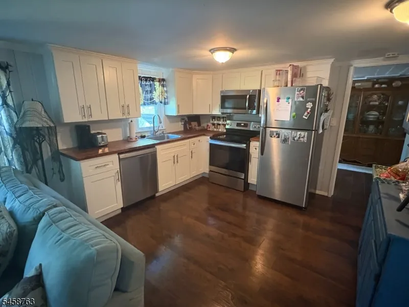 65 Upper Lake Dr Wantage, NJ 07461