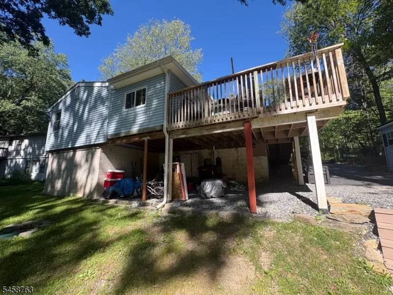 65 Upper Lake Dr Wantage, NJ 07461
