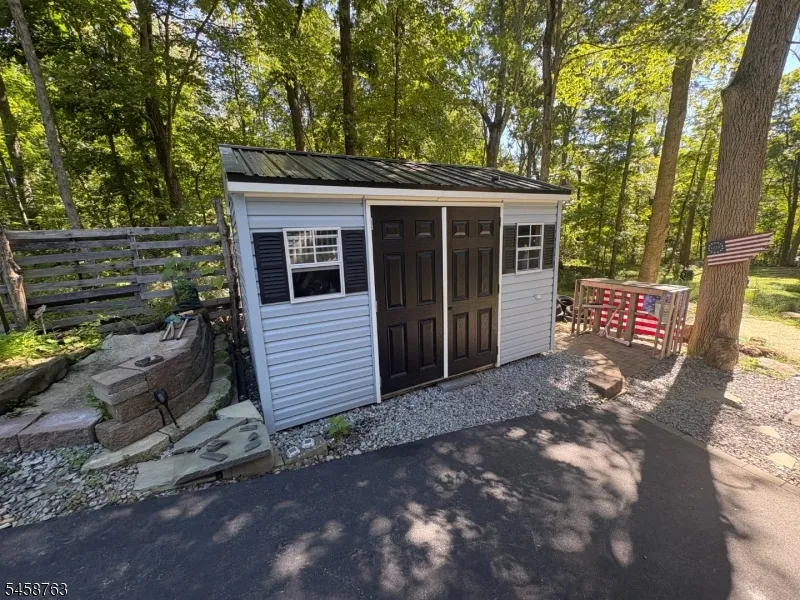 65 Upper Lake Dr Wantage, NJ 07461
