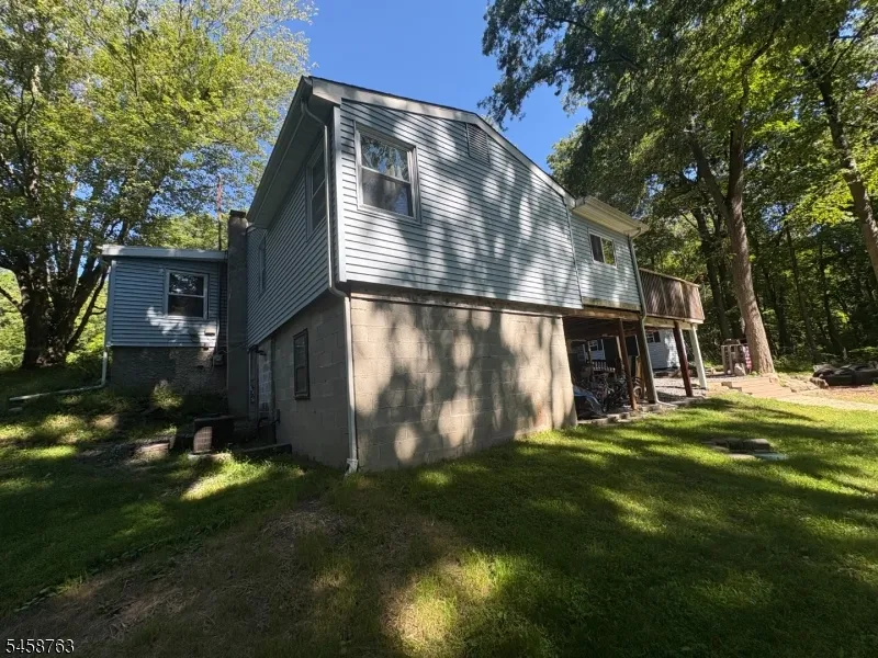 65 Upper Lake Dr Wantage, NJ 07461