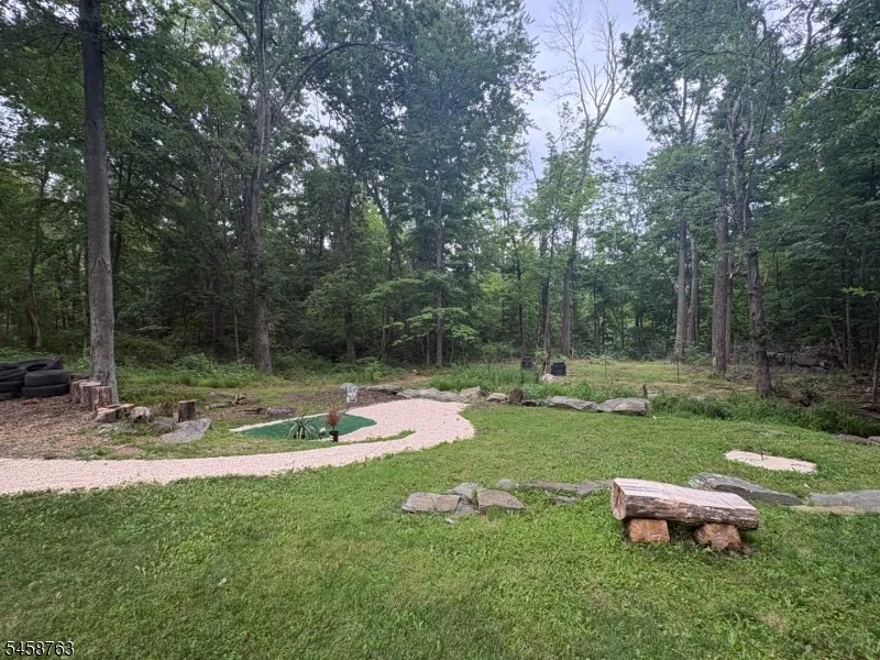 65 Upper Lake Dr Wantage, NJ 07461